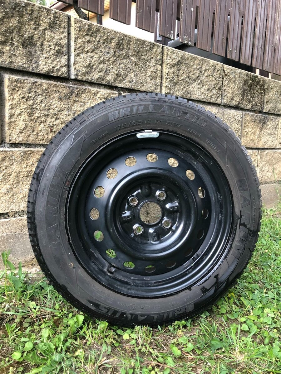 Letní pneu 175/65/14 (Barum Brilliantis)