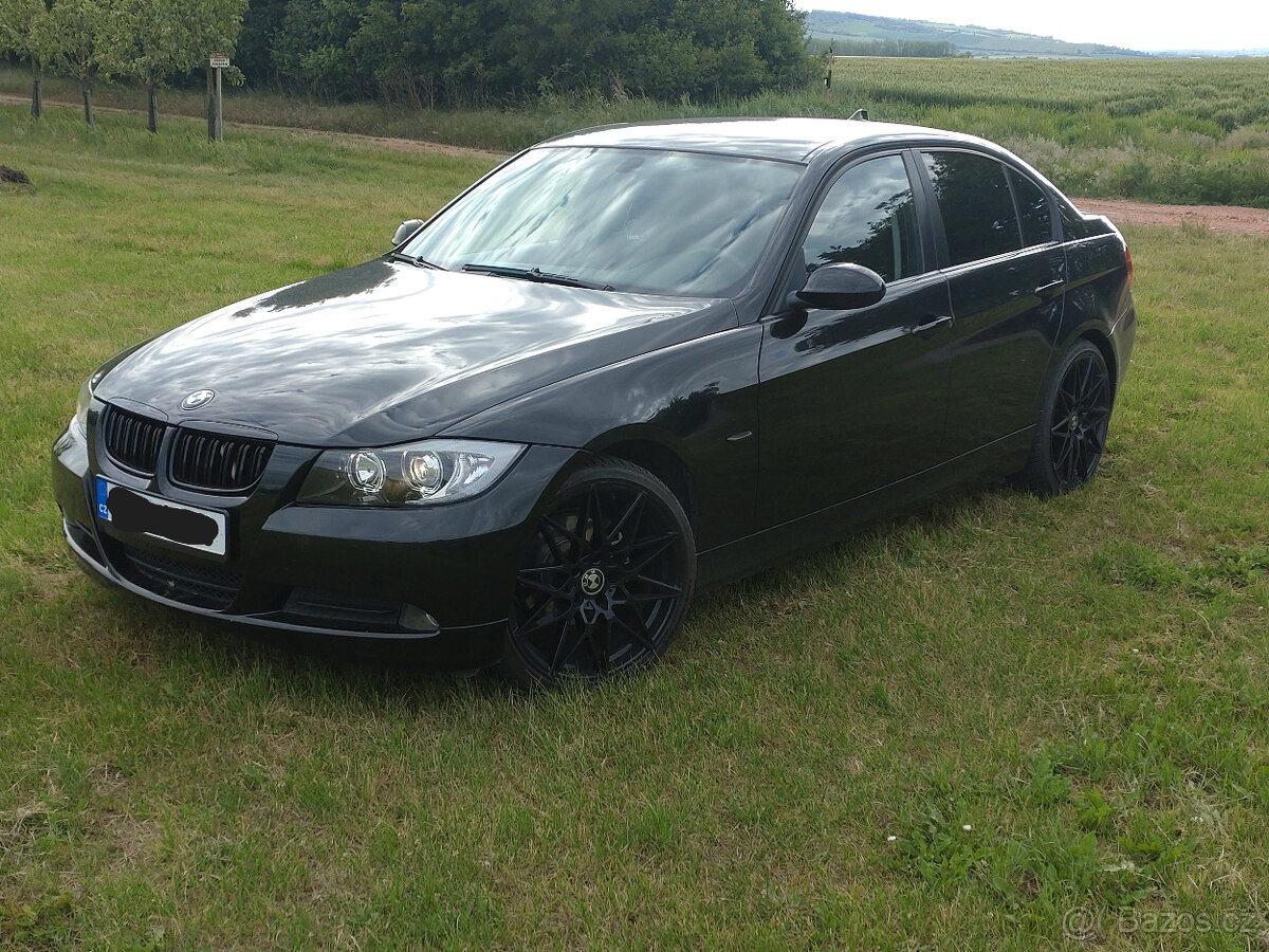 BMW 318i E90