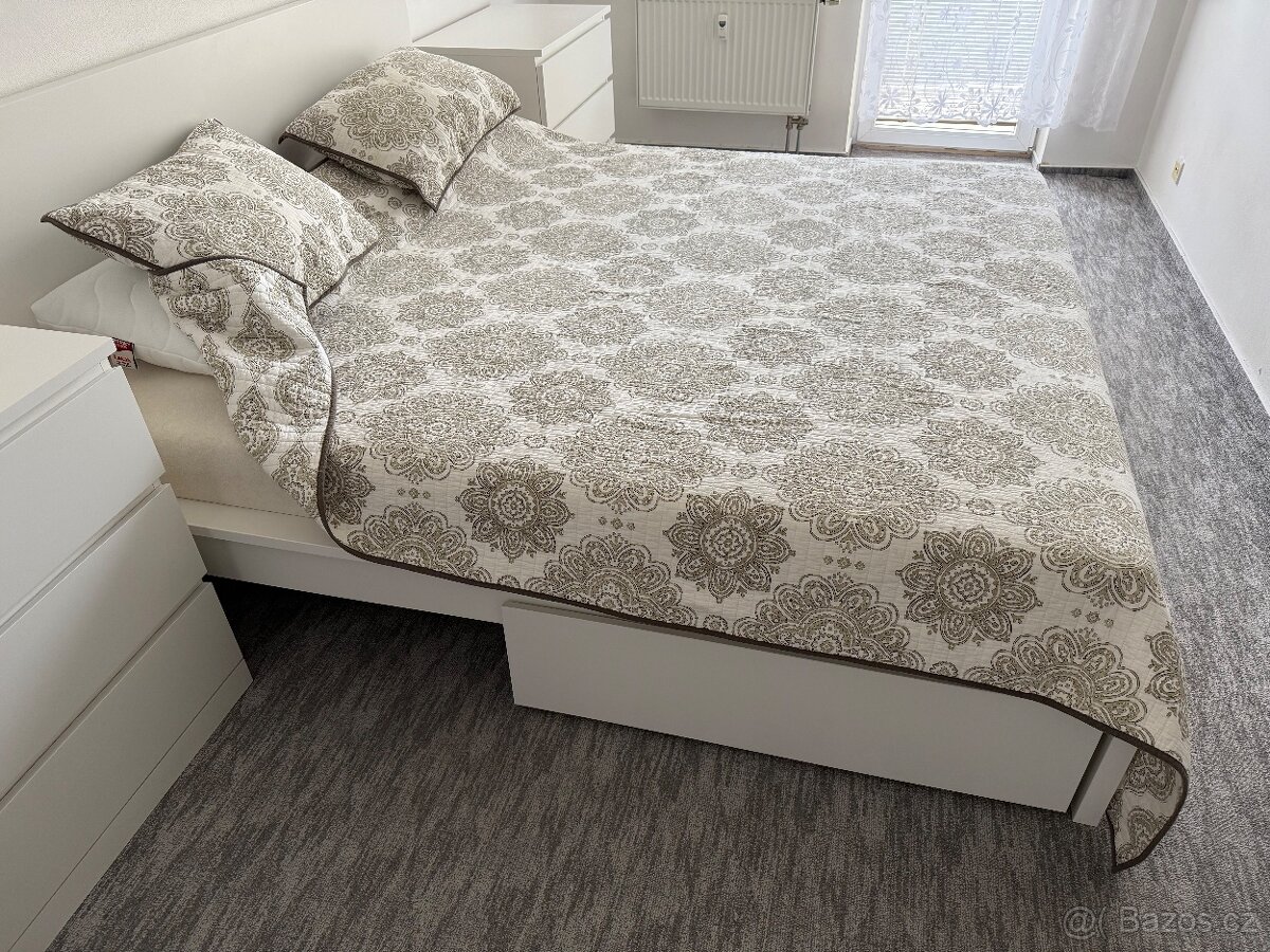 Prodam krasnou bilou postel 180x200