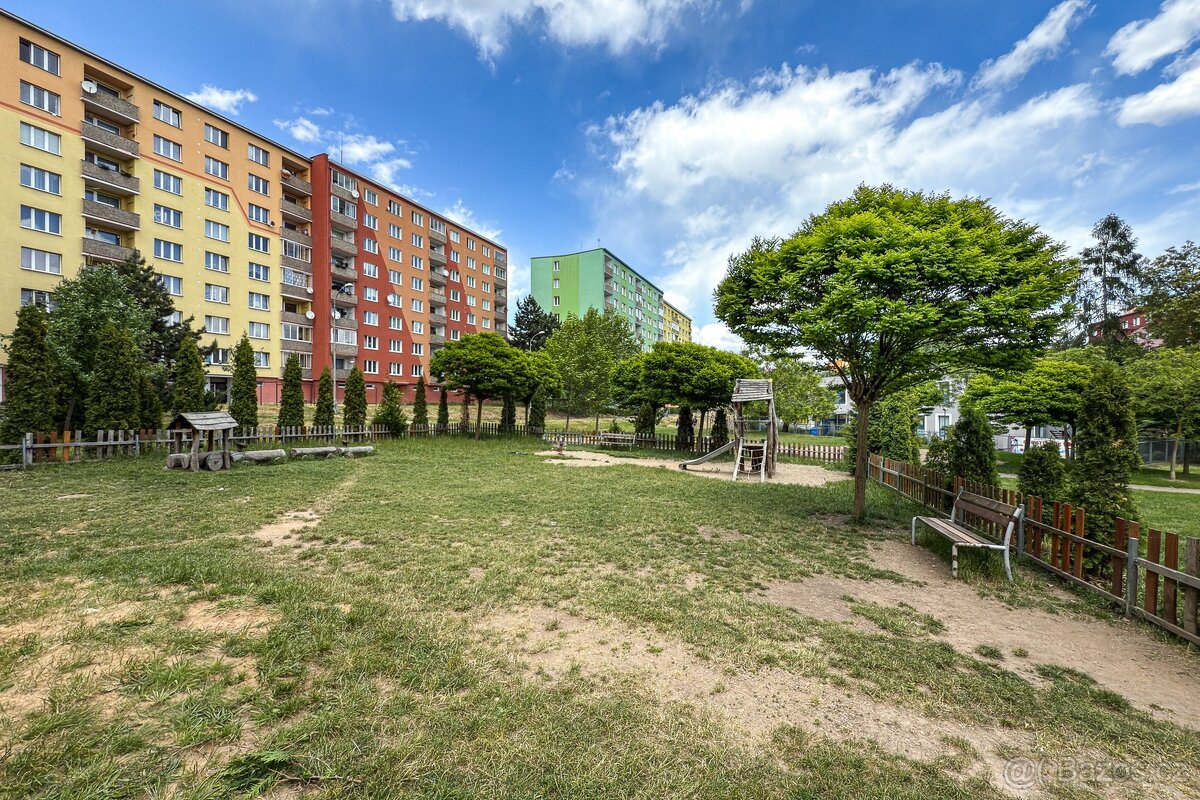 Pronájem, byt 2+1, 59 m2, Chomutov, Školní pěšina ul.