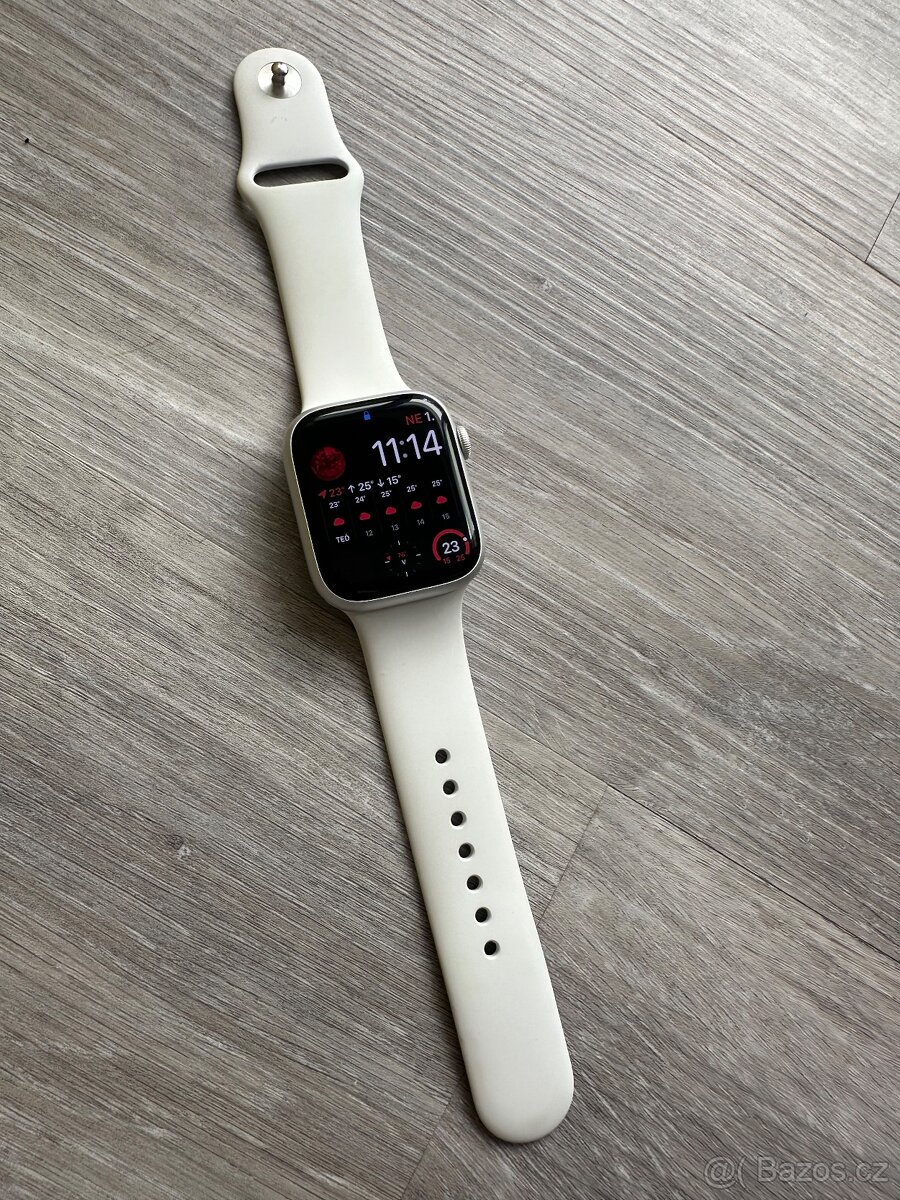 Hodinky Apple Watch series 8, 45 mm