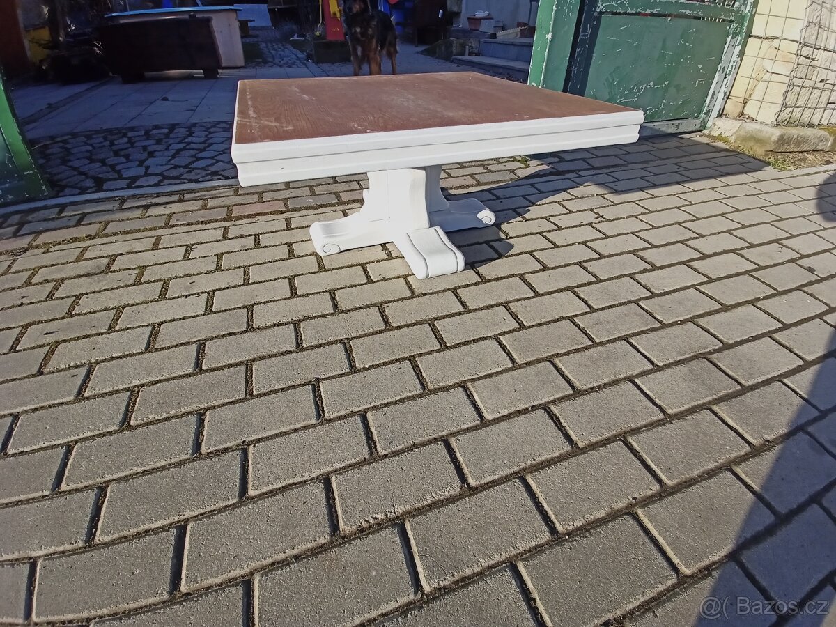 Konferenční stolek