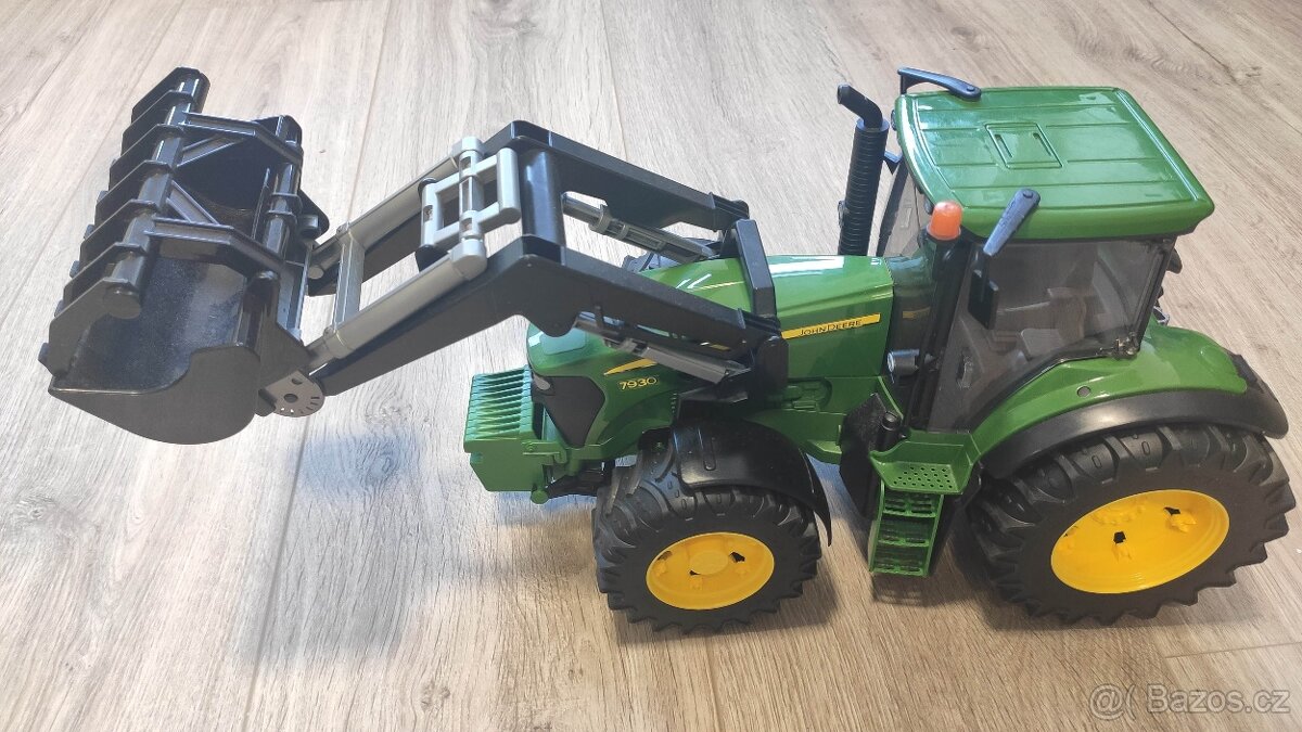 Traktor John Deere 7930 - Bruder 3050
