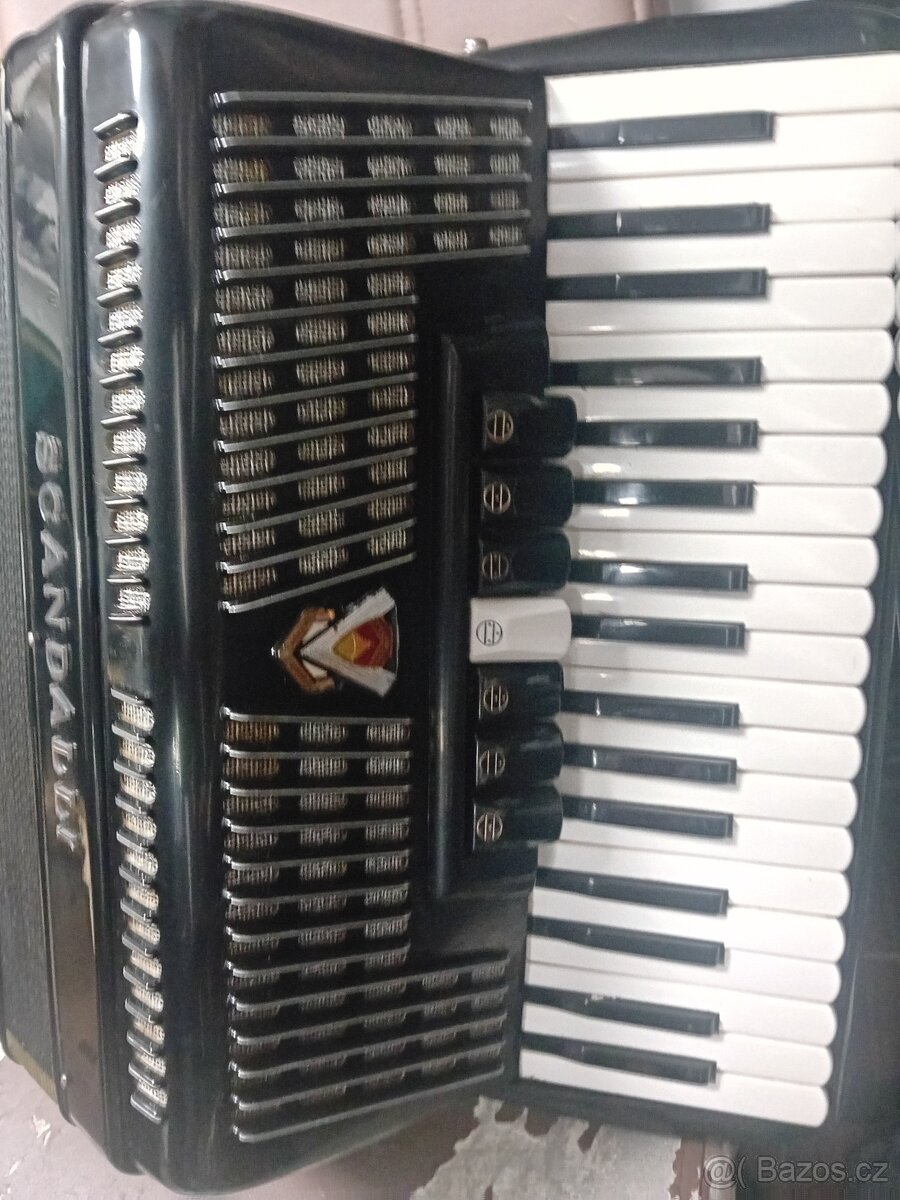 Prodám harmoniku SCANDALI.pouze 5000kč