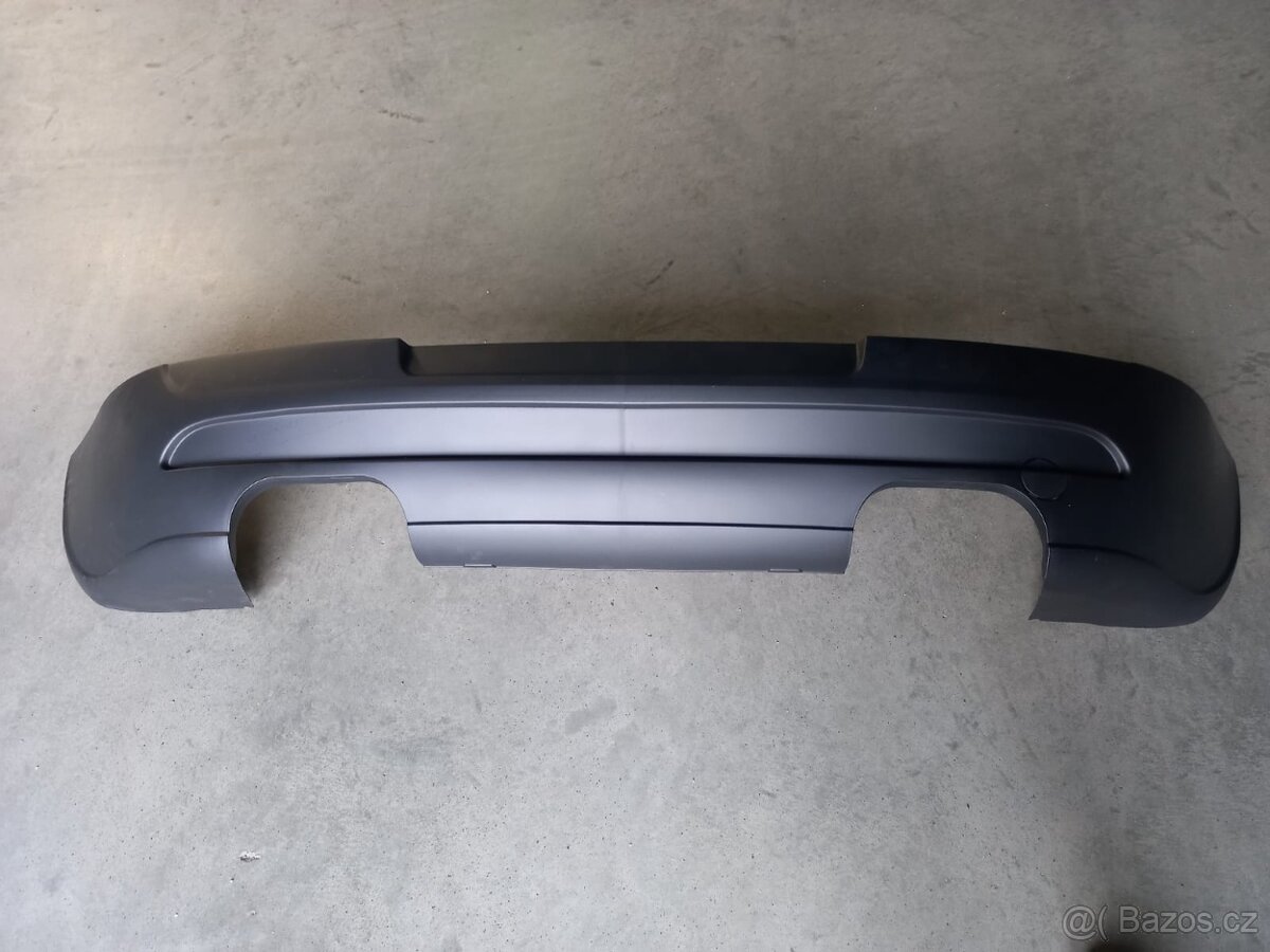 Zadní nárazník VW Golf V