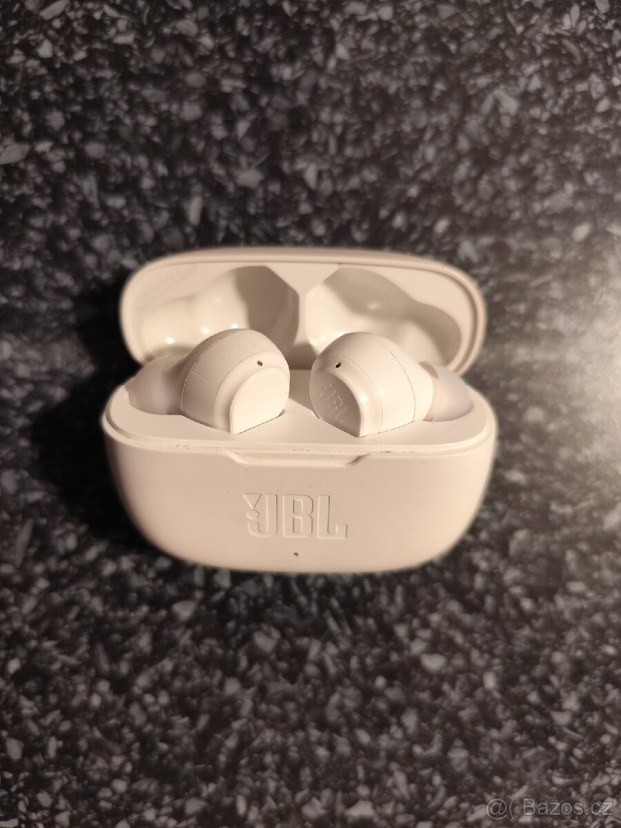 Sluchátka JBL wave 200