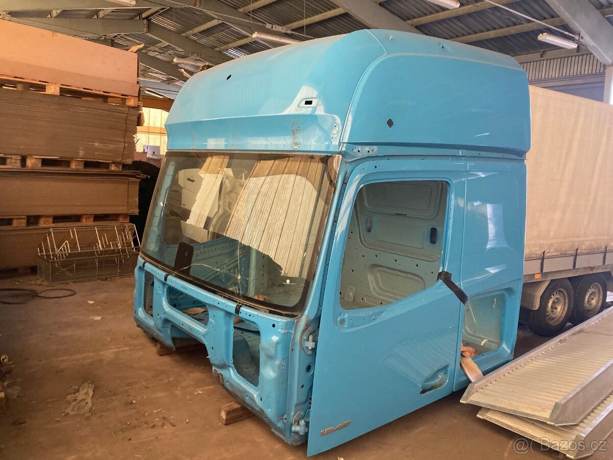 Kabina Actros 1845- sólo