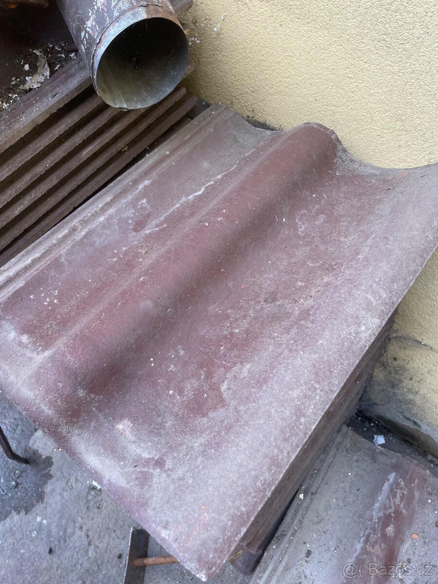 Prodám tašky na střechu Bramac