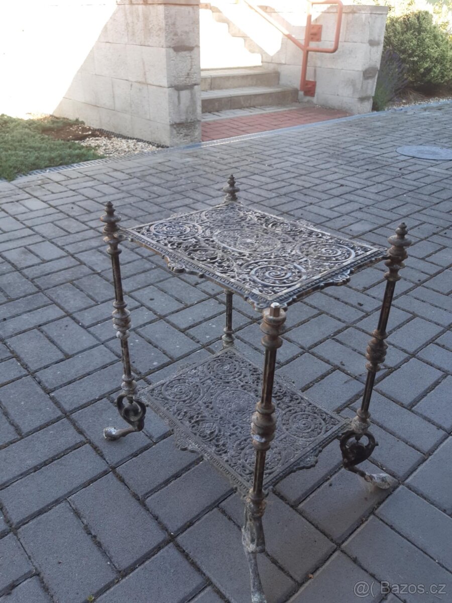 Etažérka