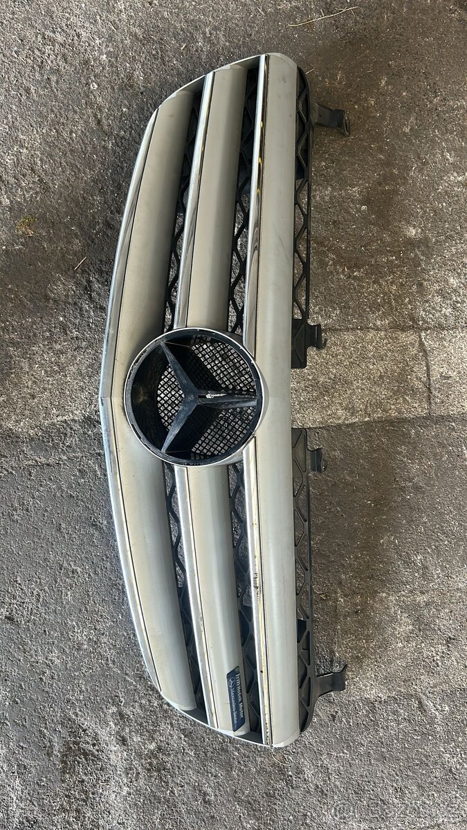 Přední maska Mercedes w251 R-klasse