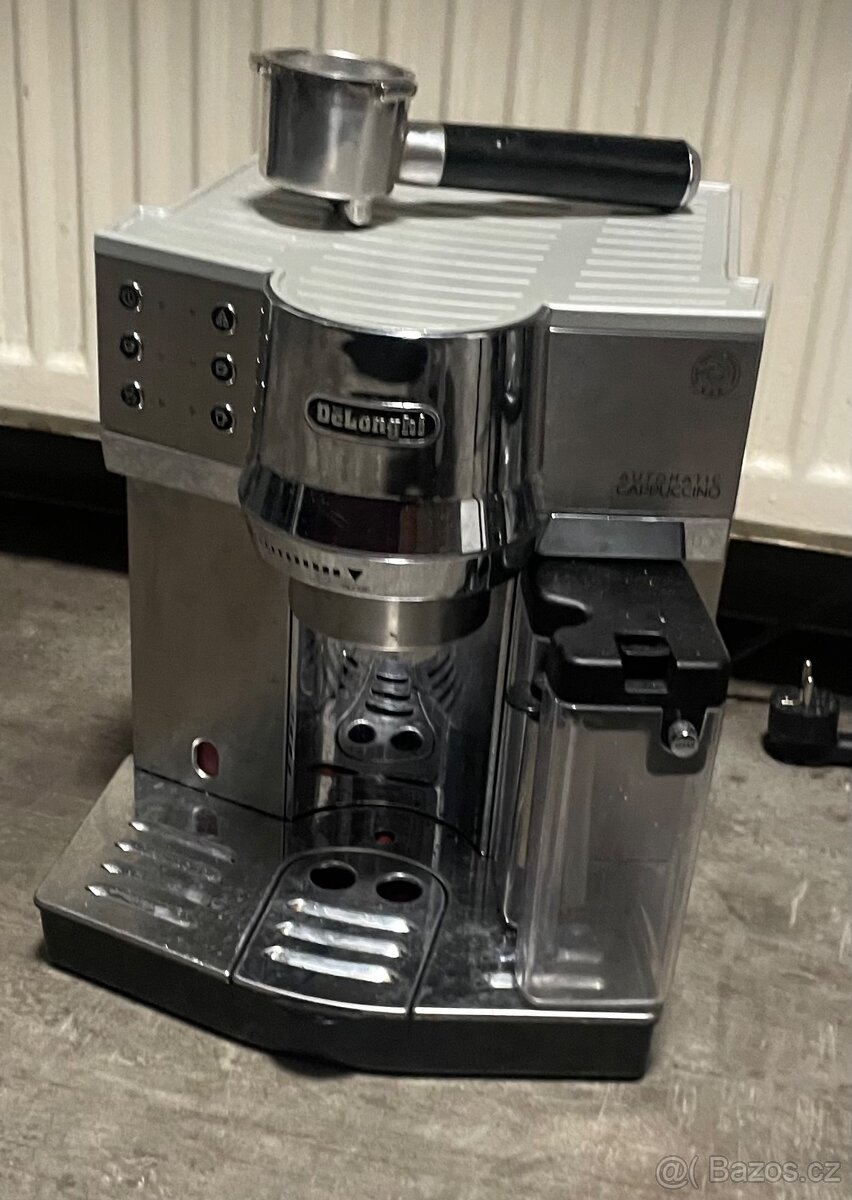 Kávovar DeLonghi
