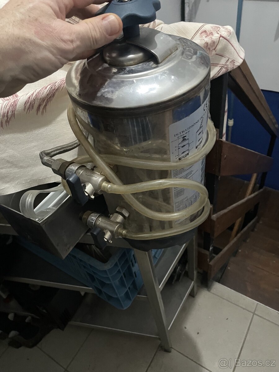 prodám profi změkčovač vody ke kávovaru