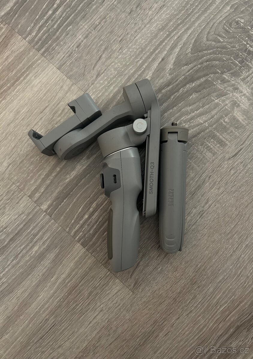 Stabilizátor gimbal na mobilní telefon