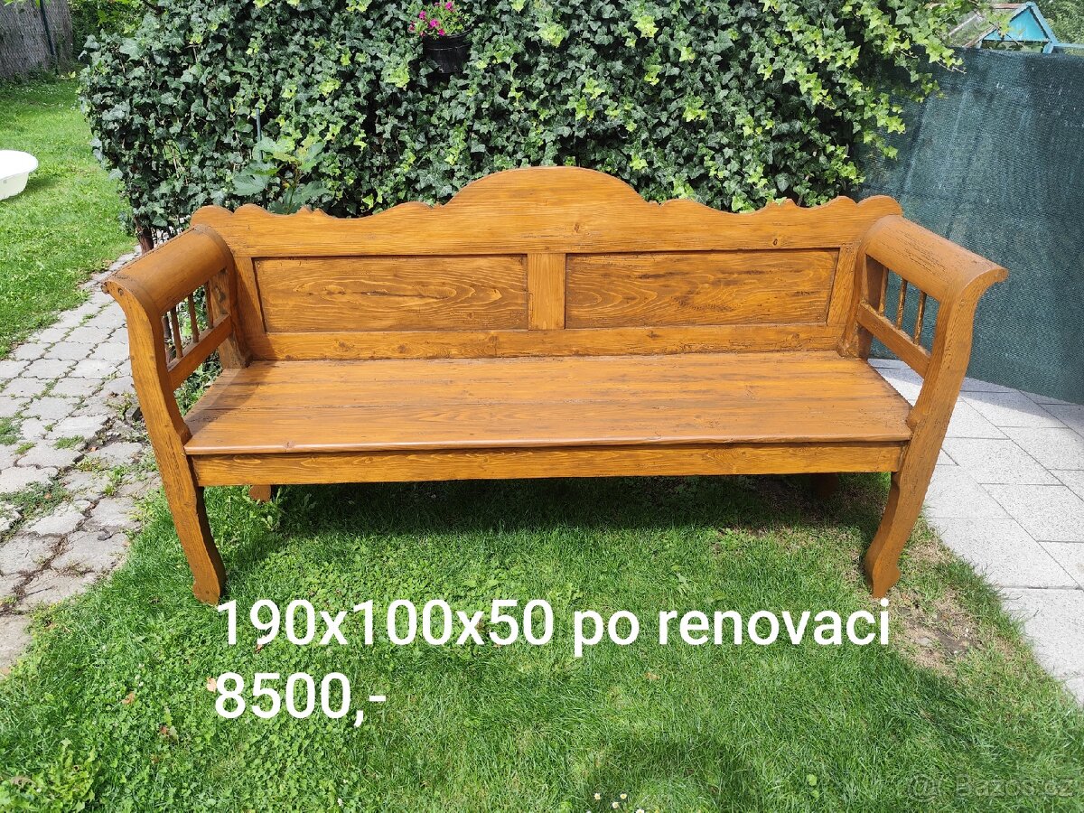 Staré dřevěné lavice