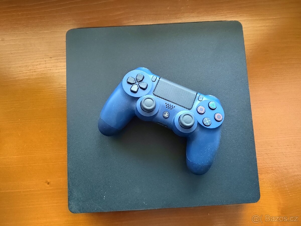PS4 slim 500GB a modrý ovladač