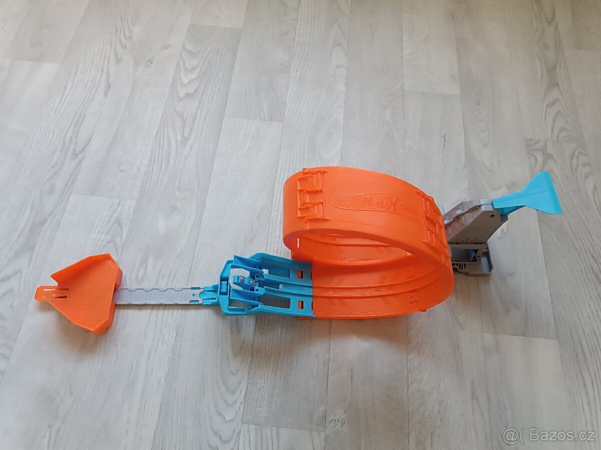 Hot Wheels Action Loop Stunt Champion