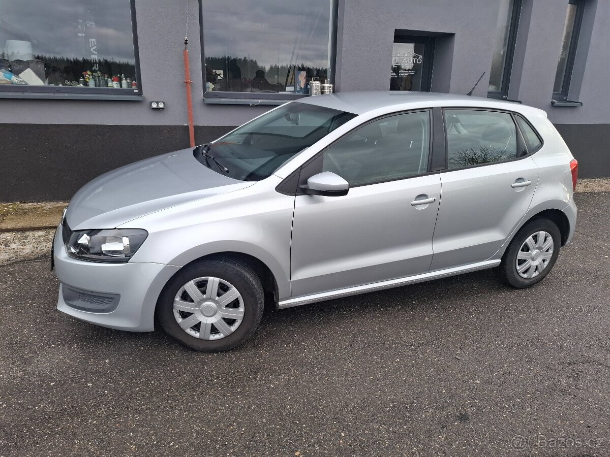 VOLKSWAGEN POLO 1.2i benzin, r.10 VELMI PĚKNÝ