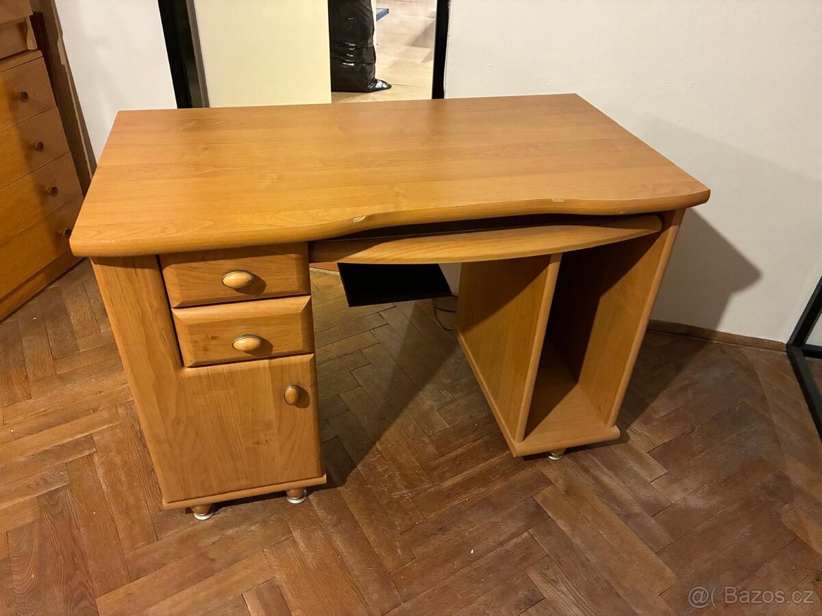 Psací stůl