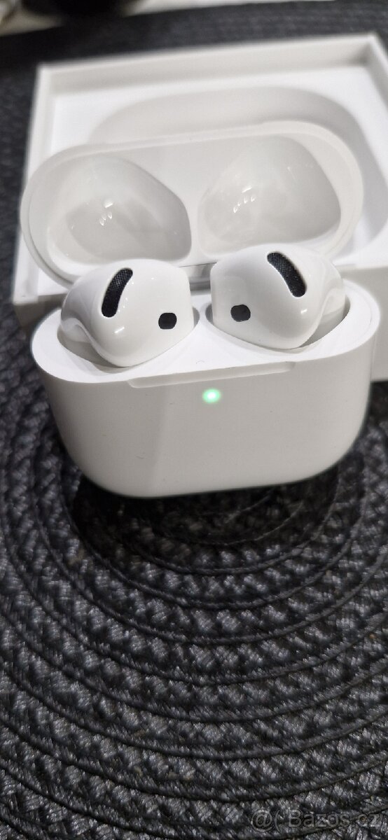 Sluchátka Apple Airpods 4