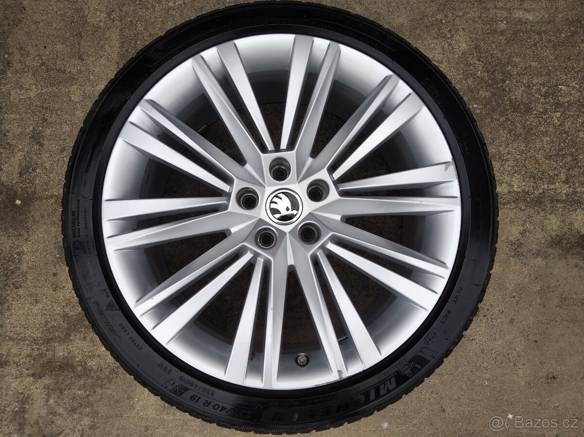 Prodám orig. alu zimní sadu 19" Škoda Superb III