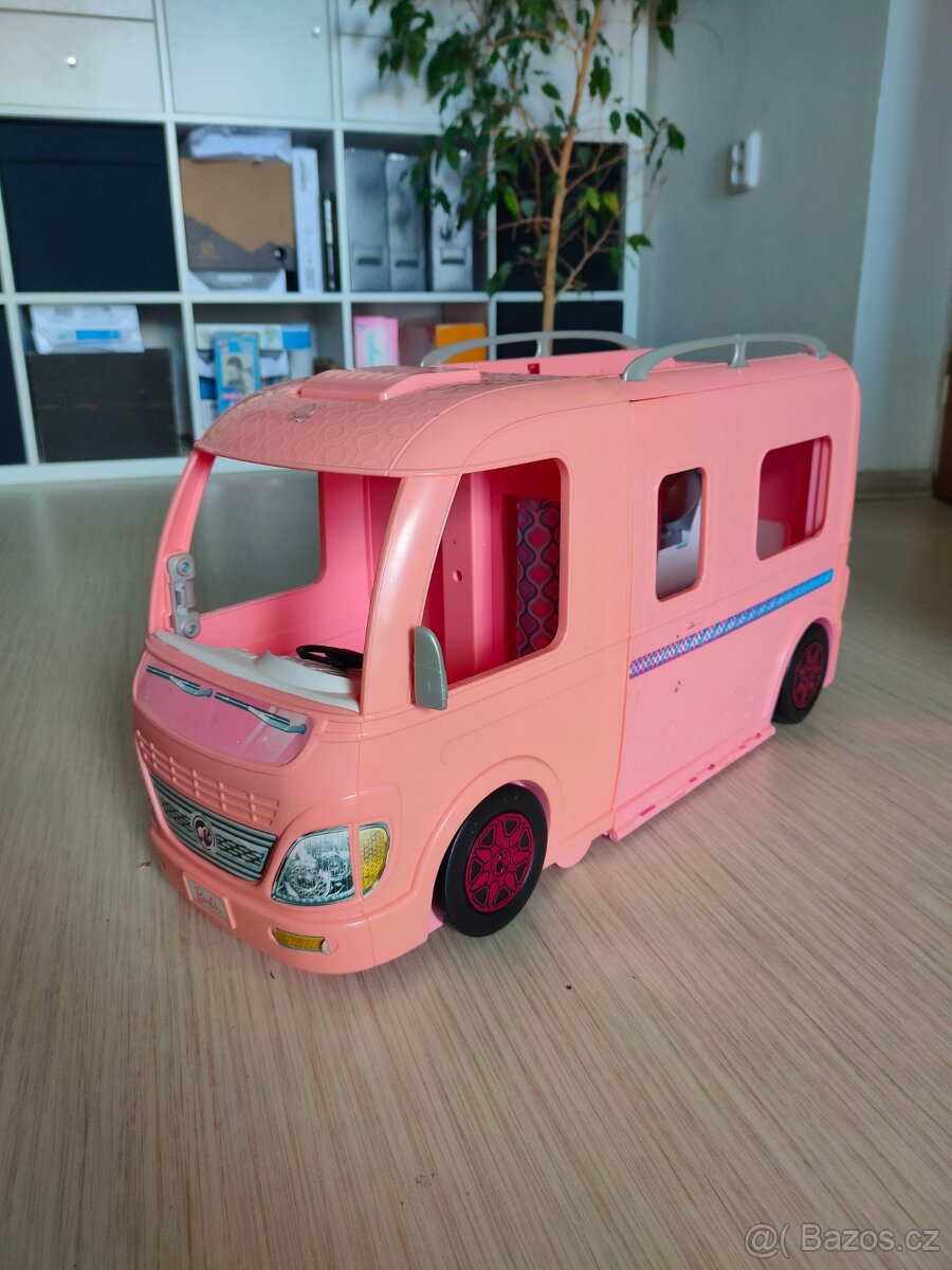 Barbie karavan