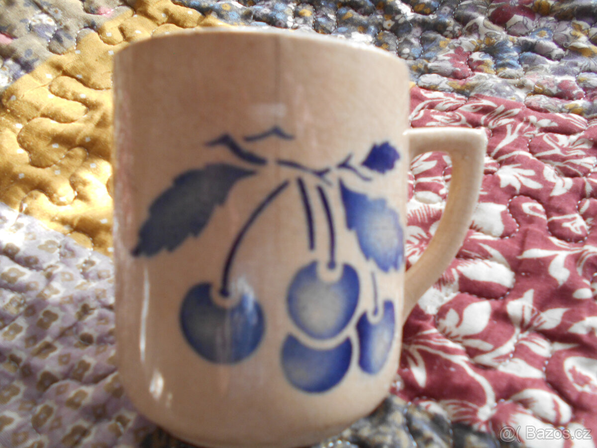 HRNEK - STAROŽITNÝ - MODRÉ TŘEŠNĚ