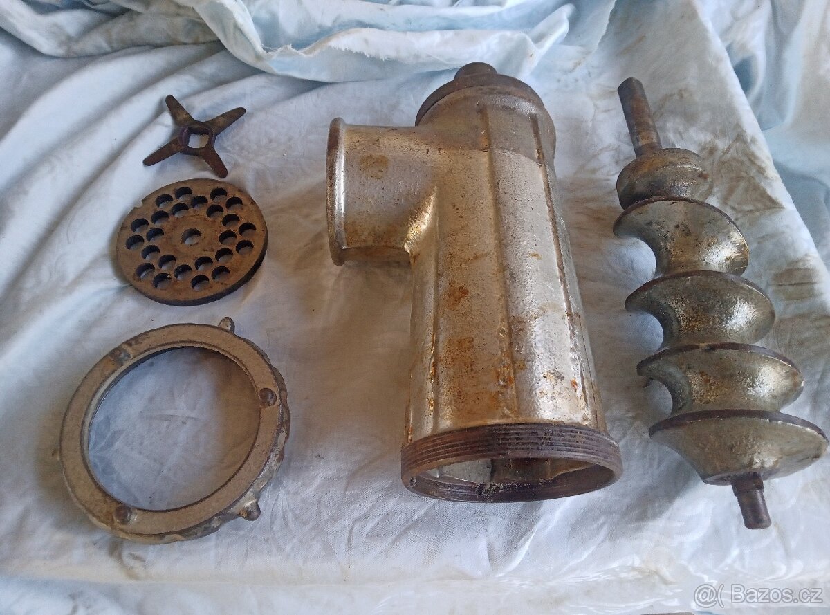 Přípojný strojek alba Re 22