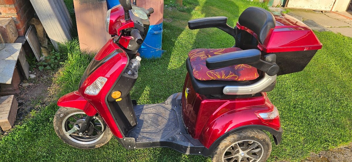 tříkolka Selvo 31000Li
