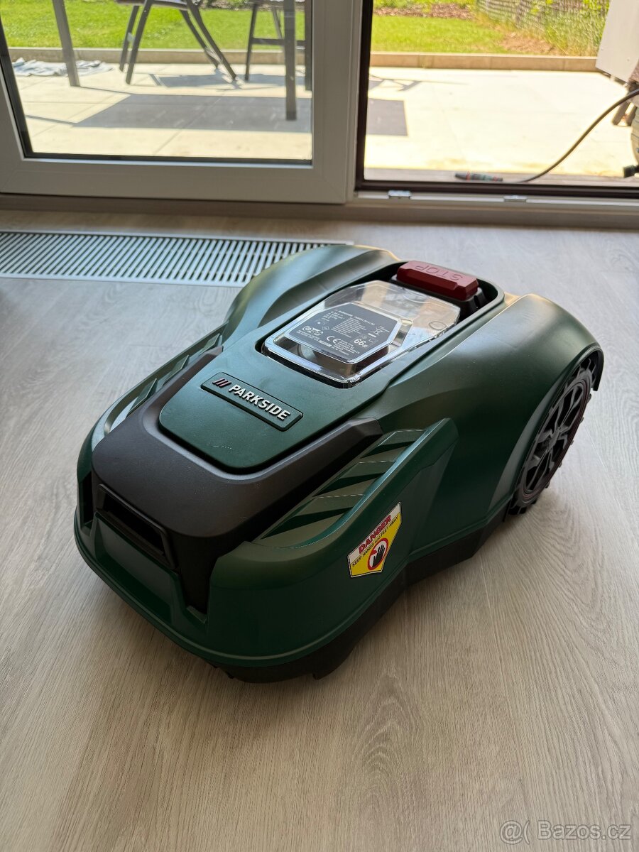 Robotická sekačka na trávu Smart PAMRS 1000 A1