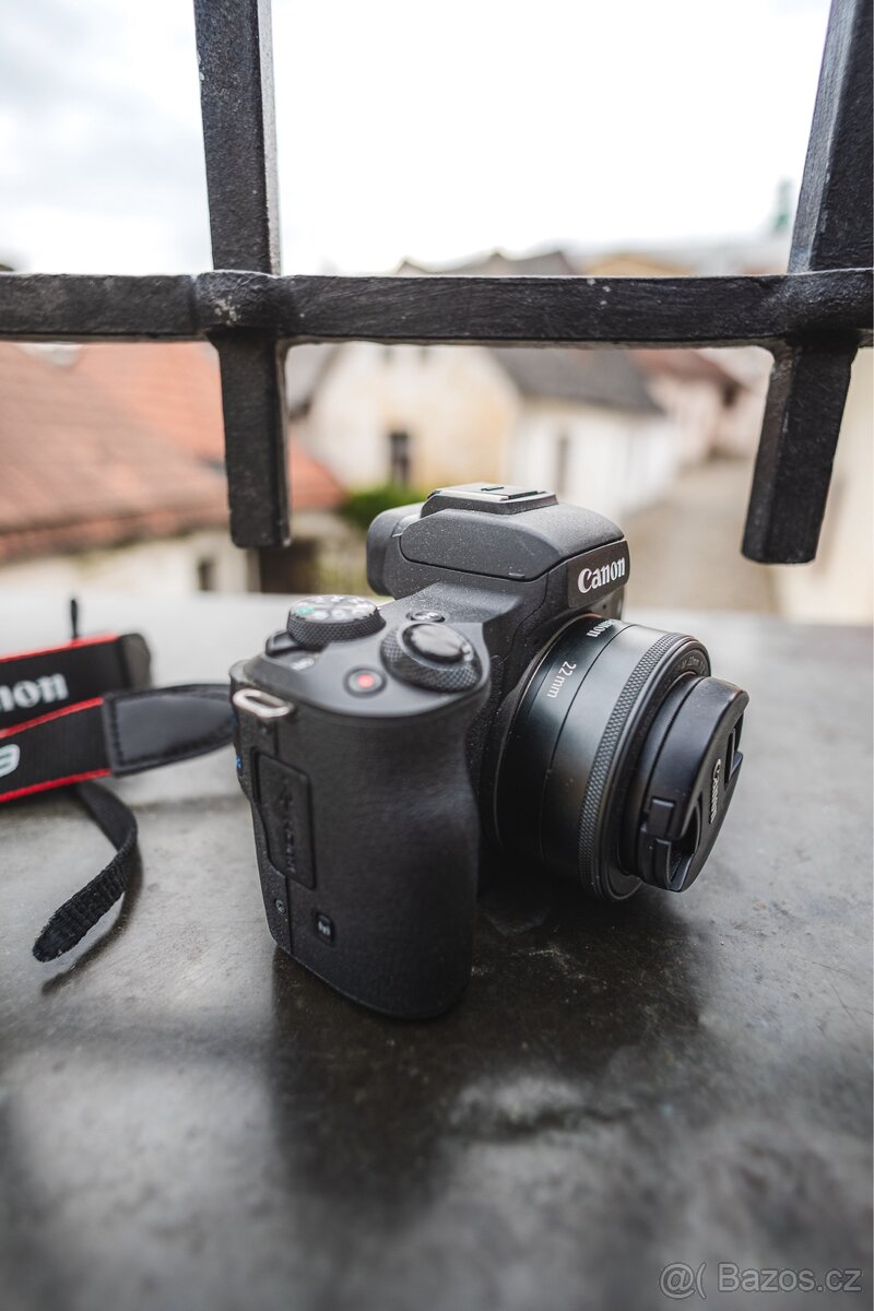 Canon M50