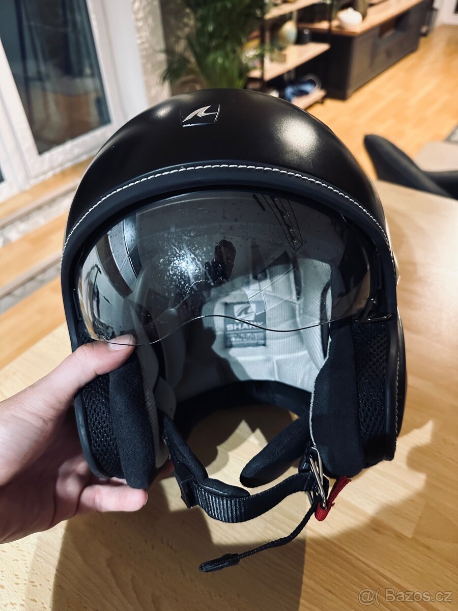 helma Shark velikost S