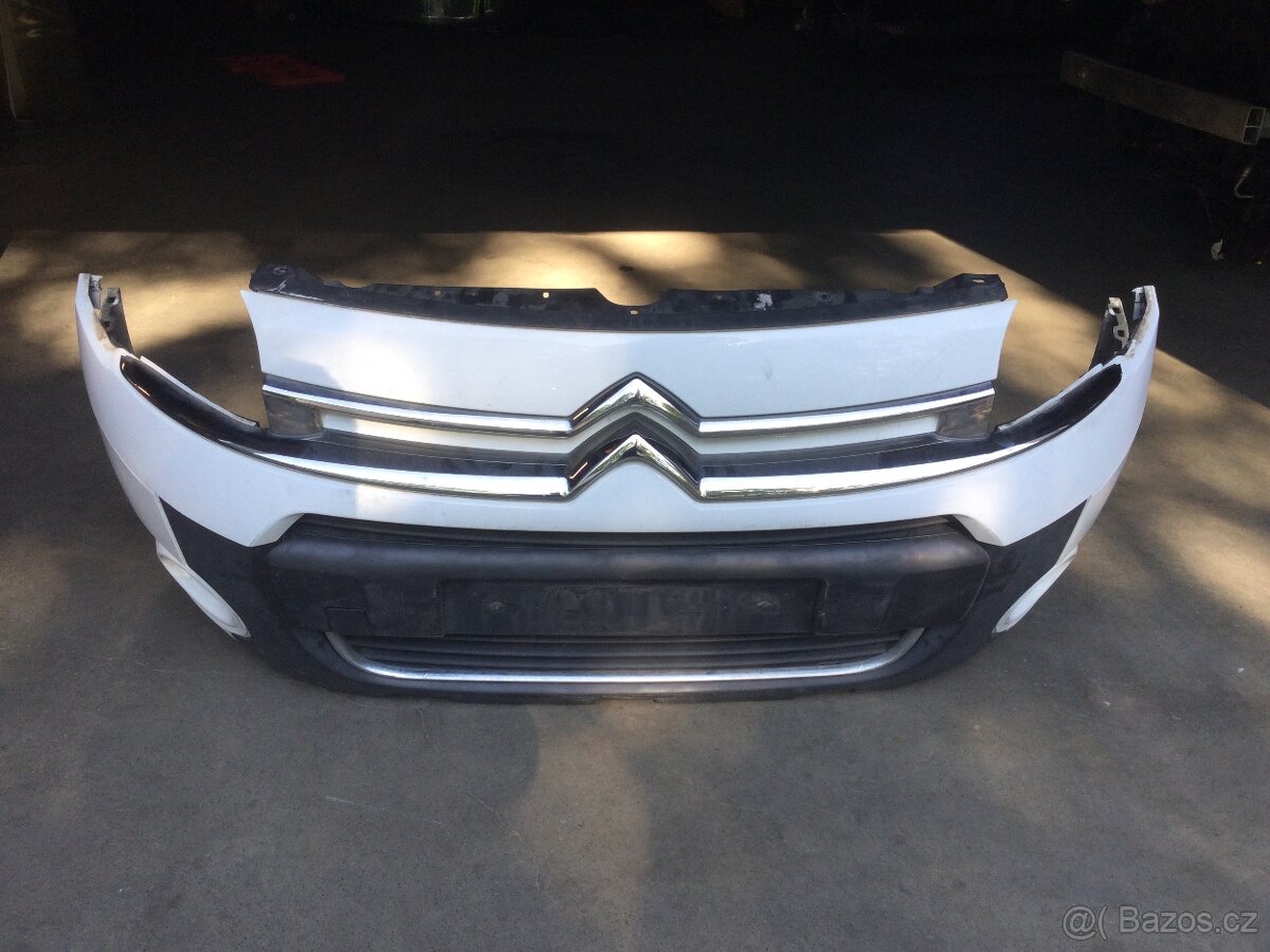 Citroen Berlingo - přední Naraznik.
