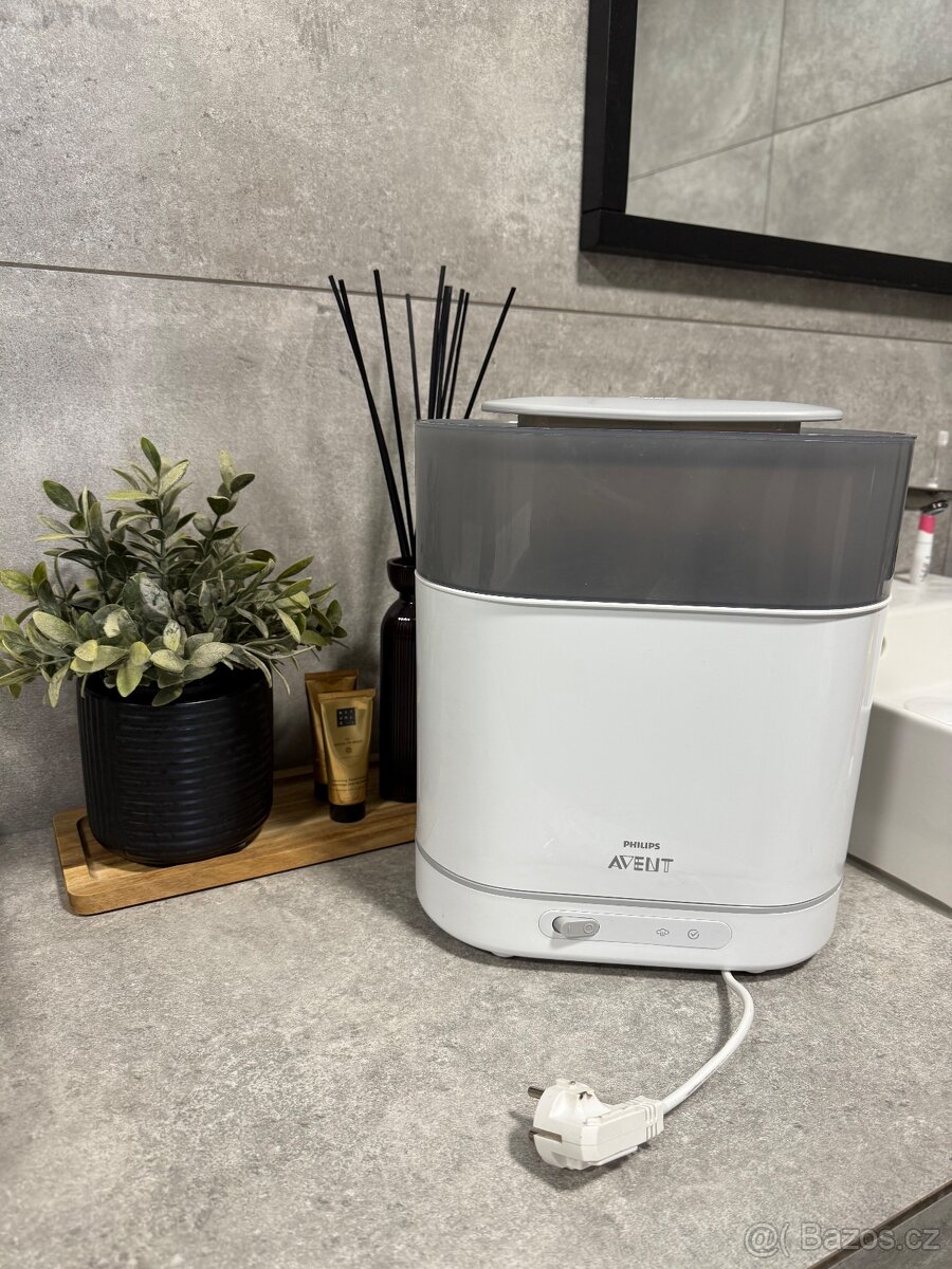 Elektrický parní sterilizátor 4v1 Philips Avent SCF