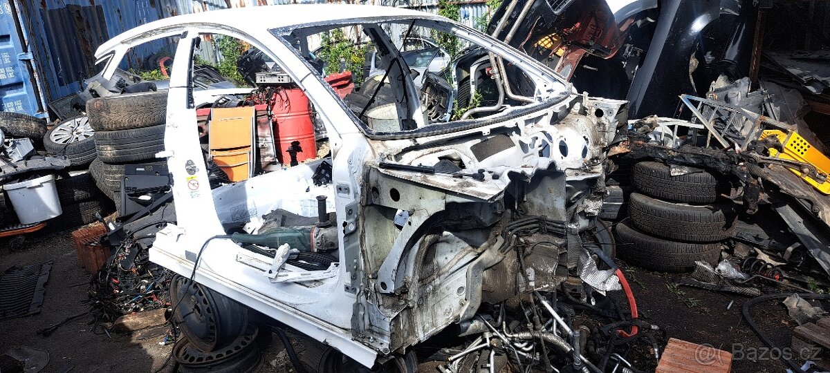 Audi a7 výřezové díly z kastle prah strecha karoserie