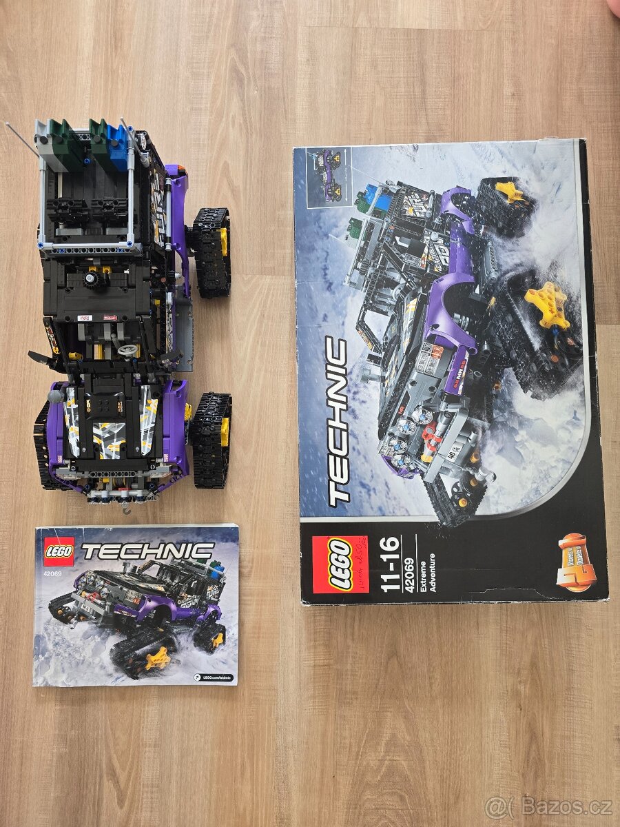 Jako nove, nezaprasene Lego technic 42069 extreme adventure