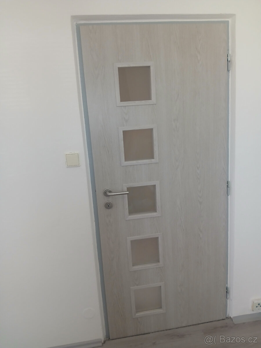 Interiérové dveře 80 PRAVÉ