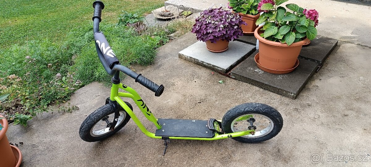 Dětská koloběžka Yedoo One