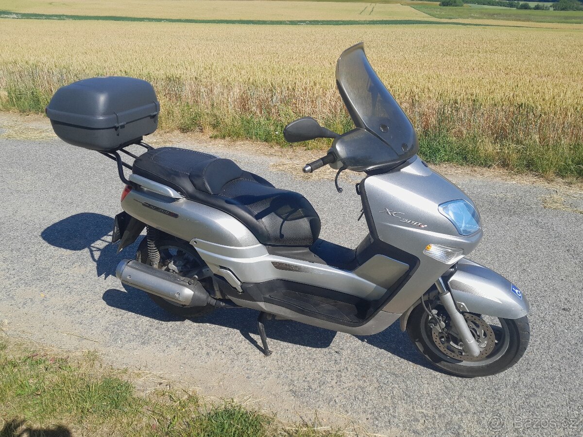 Yamaha versity 300