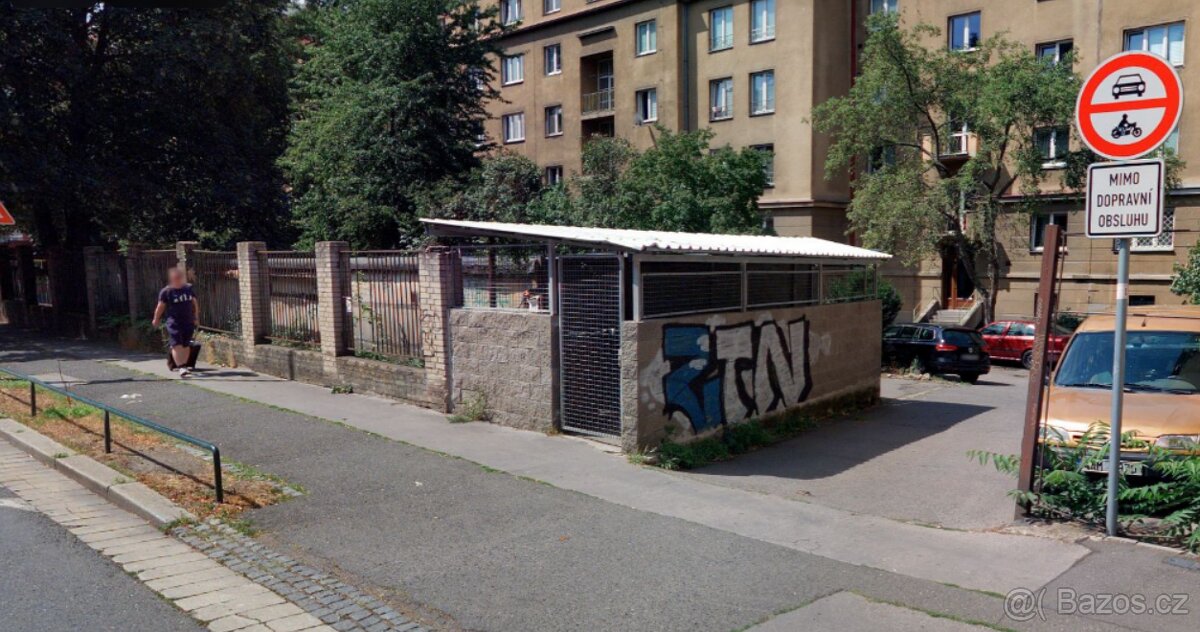 Pronájem garáže v ulici Na Mlejnku, Praha 4 Braník