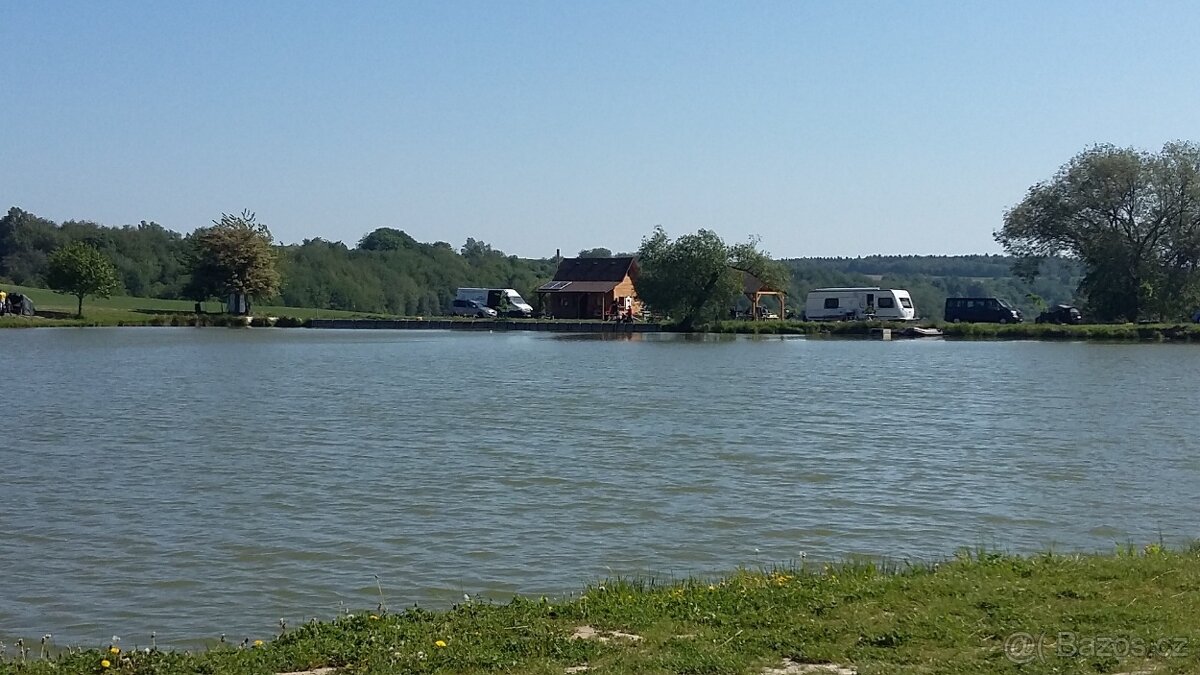 PRODÁM SOUK.RYBNÍK S CHATKAMI RÁJ PRO RYBÁŘE I PODNIKÁNÍ 🐟