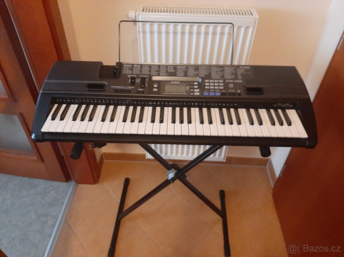 Prodám keyboard Casio  CTK-720 se stojanem