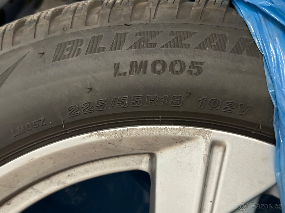 Bridgestone BLIZZAK LM005 225/55R18 102V - zimné