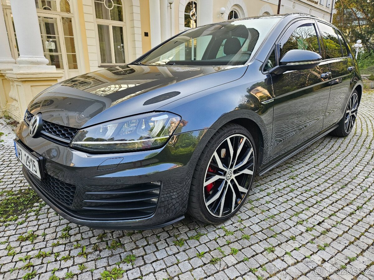 VW Golf VII GTD 2.0 TDI 135 kW 2016 Panorama Navi 2 sady kol