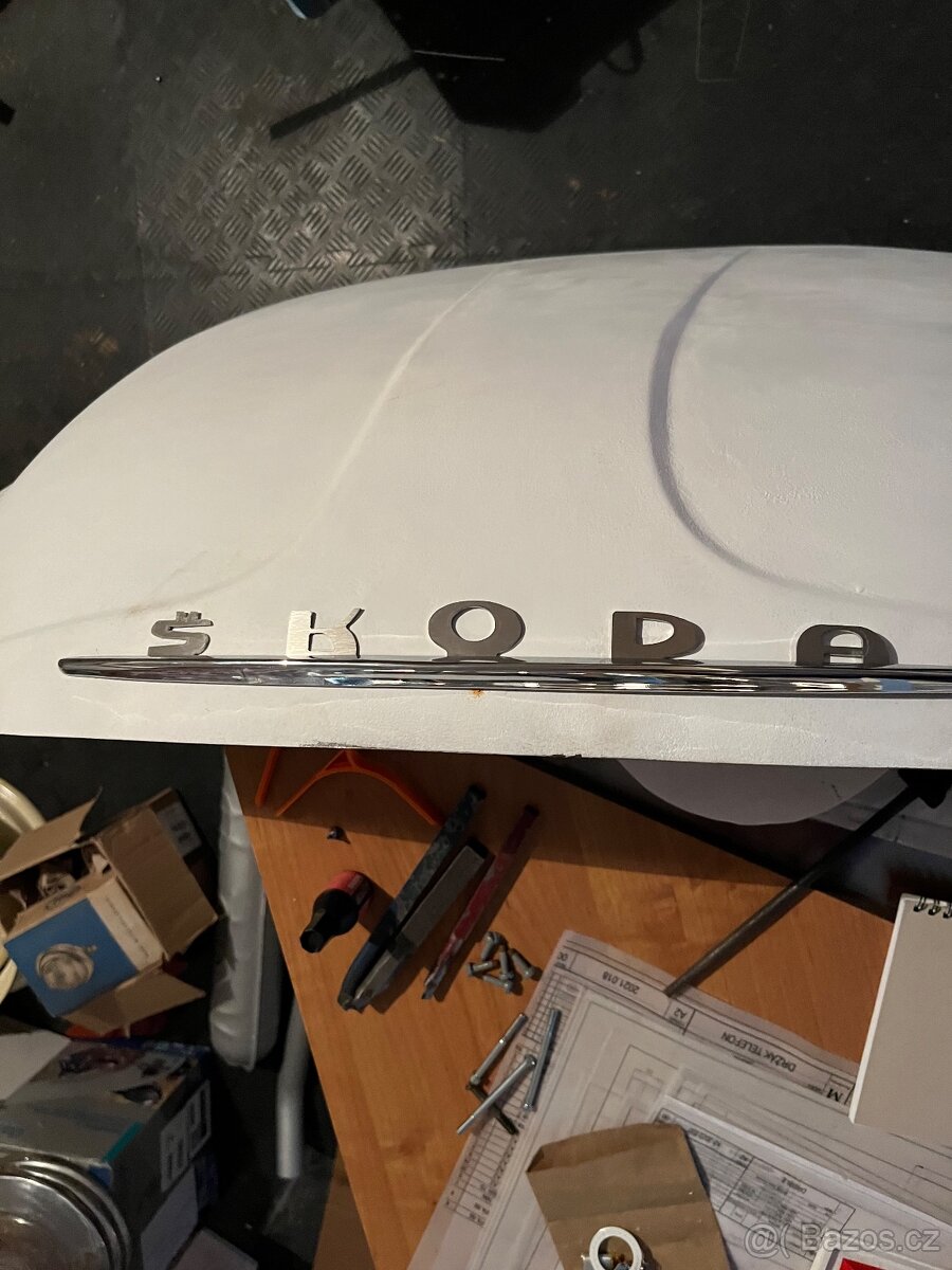 Nápis ŠKODA - spartak, octavia,..