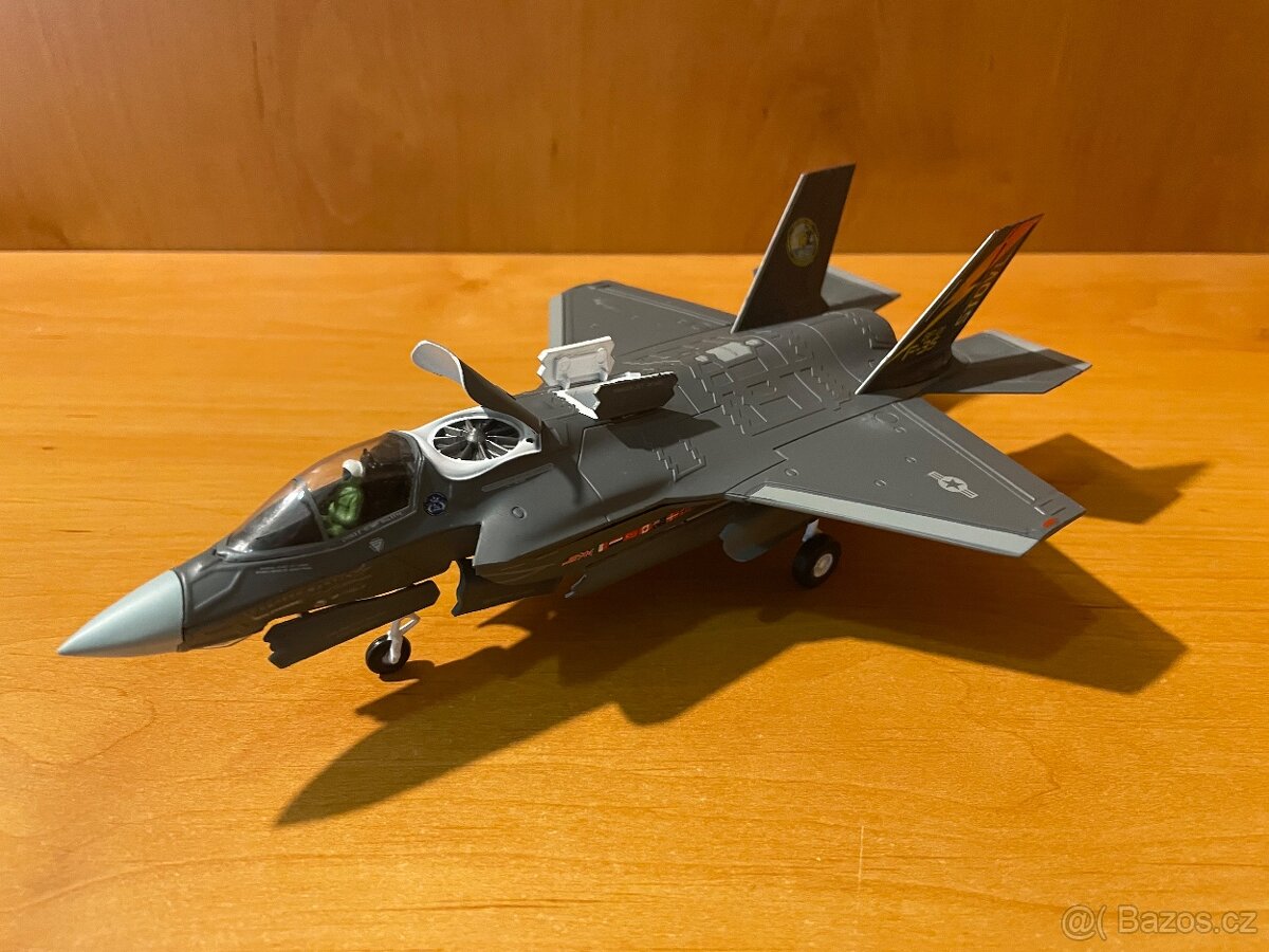 F35B LIGHTNING - model letadla 1:72