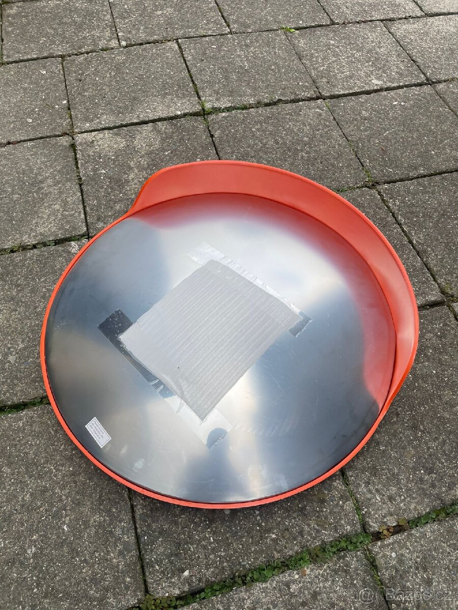 Univerzalni zrcadlo, kulate