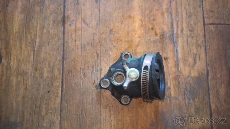 piaggio 125-300 příruba vstřiku