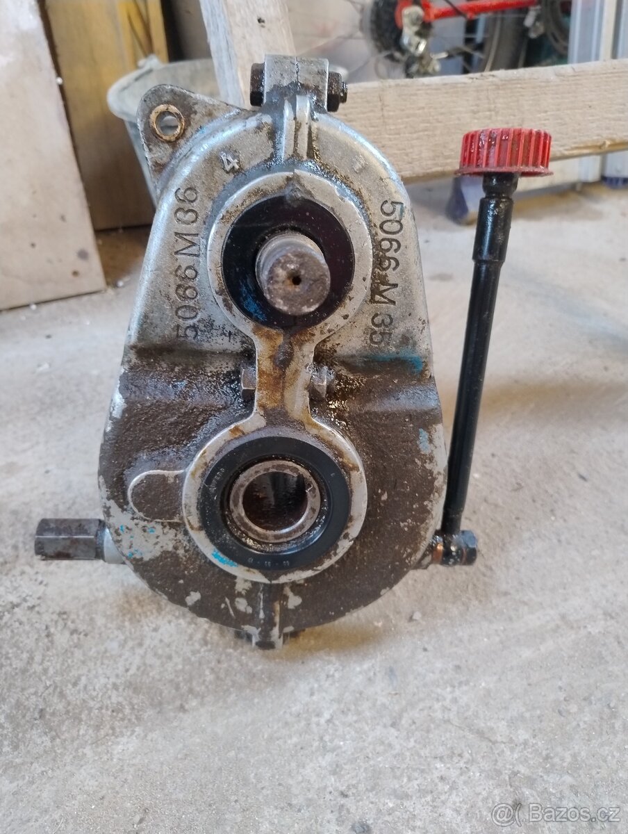 Uhlová převodovka - malotraktor