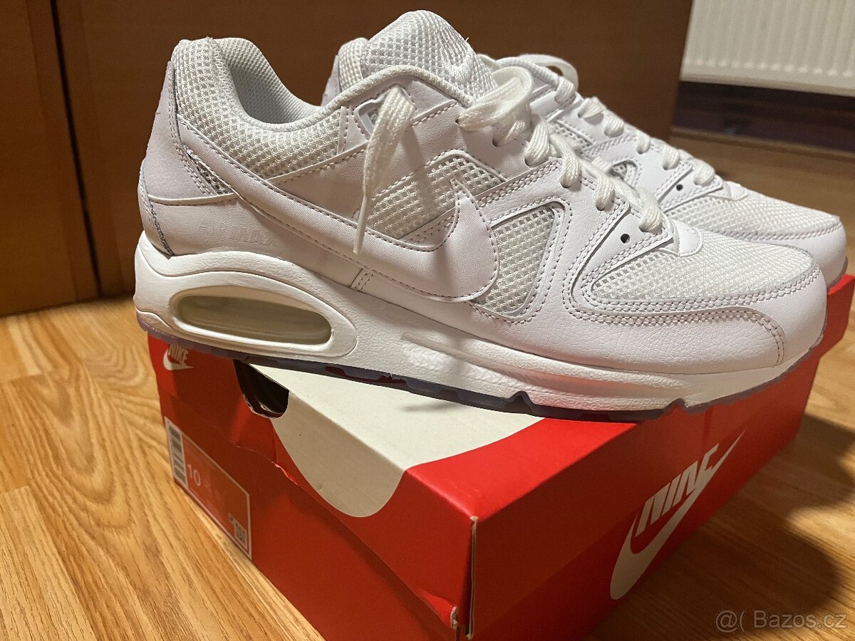 Nike air max command