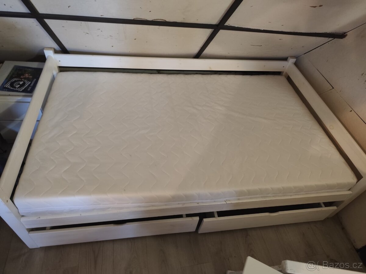 Postel bílá s matrací